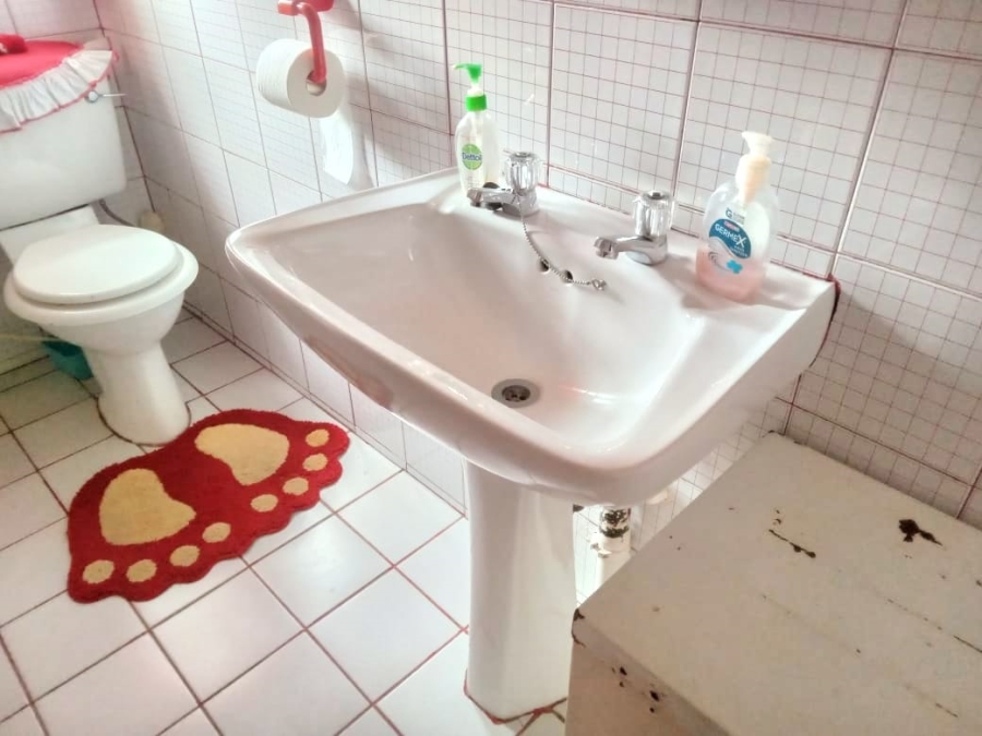 4 Bedroom Property for Sale in Bultfontein Free State